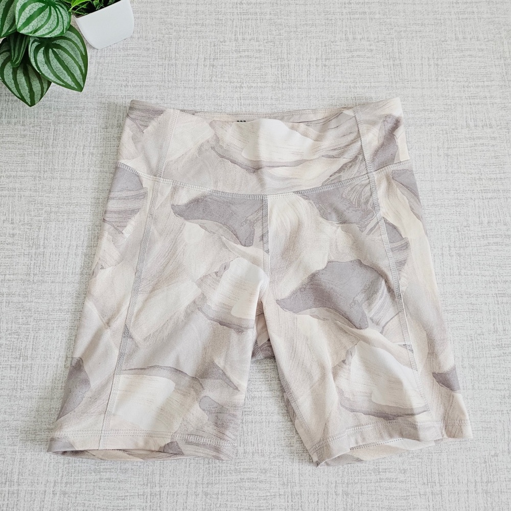🆑️3/$15 All in Motion Neutral Marble-Print High-Rise Bike Shorts SZ Small